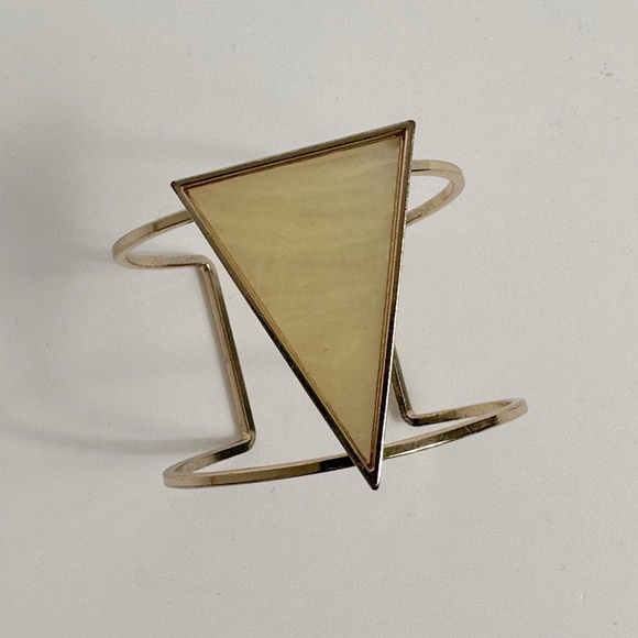 Triangular Design Cuff Bracelet - Picture 2 of 8